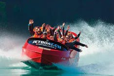 Jetboat Ride in Interlaken als Polterabend Event auf dem Thunersee