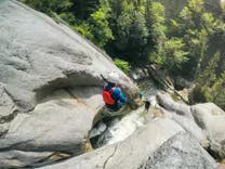 Canyoning mit Naturlandschaft im Berner Oberland