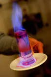 Cocktail mit Flamme