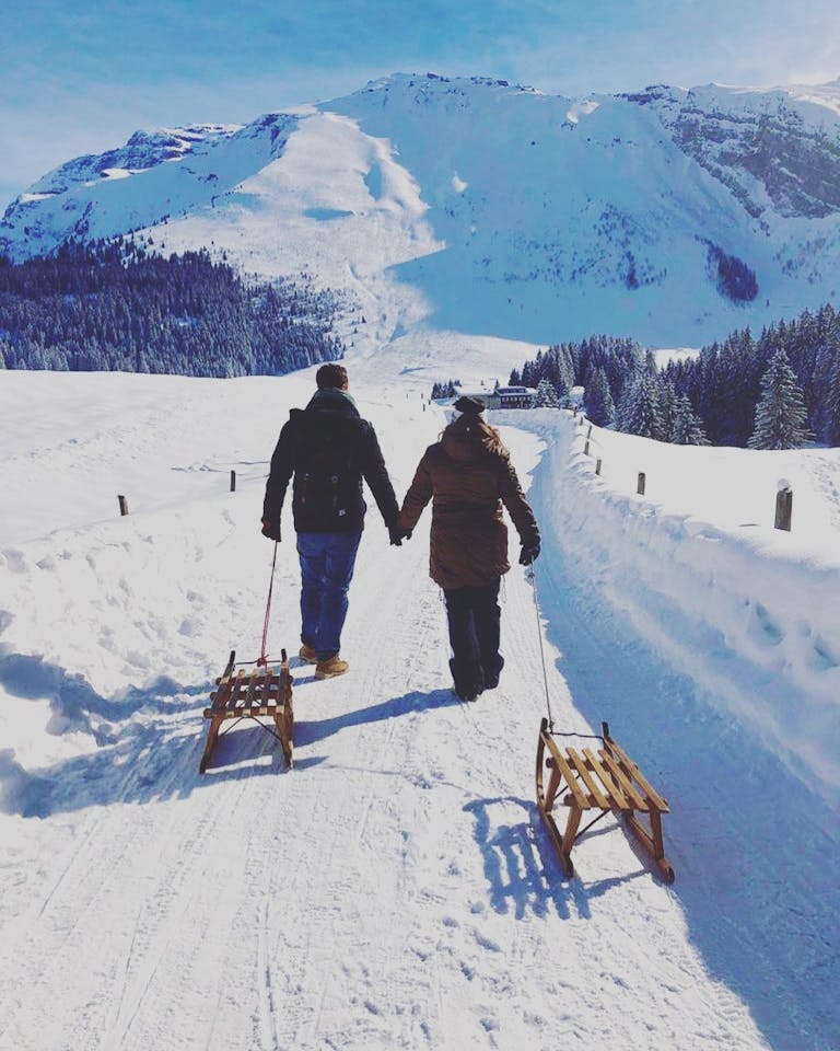 Photo by TravelSECRET GmbH in Engelberg, Switzerland with @engelberg.titlis. May be an image of 2 people, people standing, people skiing, nature and snow.